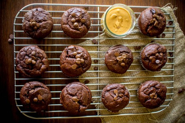 Muffins με σοκολάτα και φυστικοβούτυρο (χωρίς ζάχαρη)