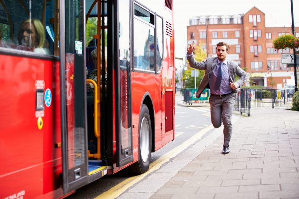 Οι μισοί ενήλικες δεν μπορούν να τρέξουν να προλάβουν το λεωφορείο – Fitness Motivation Hellas