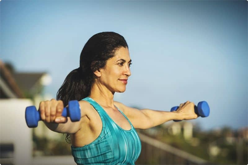 Οι 5 ασκήσεις που πρέπει να κάνει κάθε γυναίκα μετά τα 40