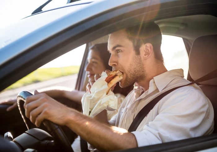 Ποιες τροφές απαγορεύεται να τρώμε πριν οδηγήσουμε