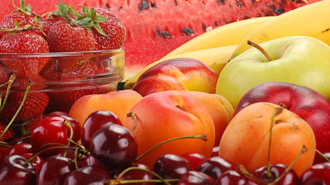 Ανακοινώθηκε η λίστα με τα πιο μολυσμένα φρούτα και λαχανικά για το 2020 στις HΠΑ