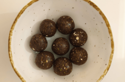 Energy balls (μπάλες ενέργειας): με φιστίκια Αιγίνης και cranberries
