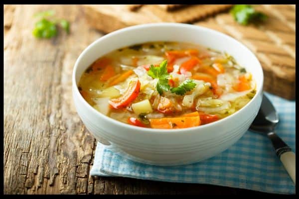 Παραδοσιακή σούπα λαχανικών